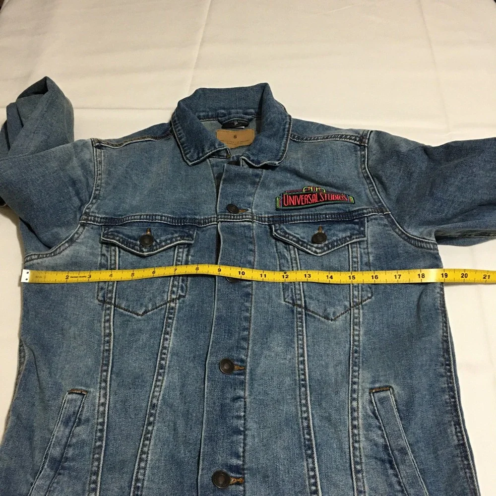 Universal Studios Denim Jacket Men Small Blue Retro Patch Trucker